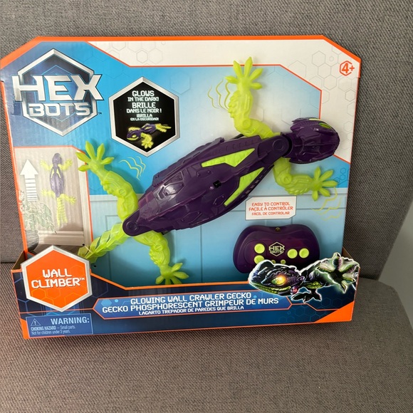 HEX BOTS Glow-in-The-Dark Gecko with Official Wall Climber Technology Purple - Picture 6 of 6